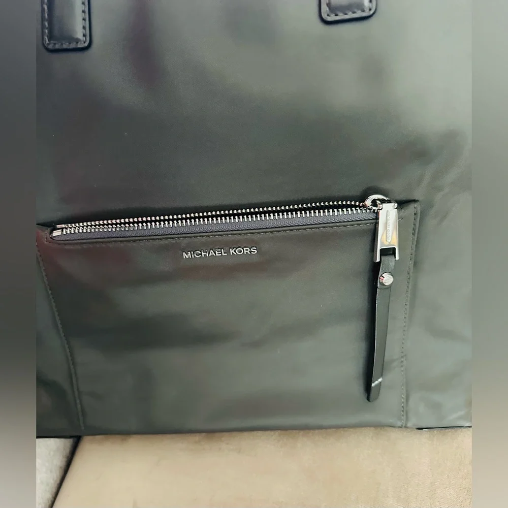 Michael Kors Sage Gray Nylon Tote Bag + COA - Picture 4 of 12